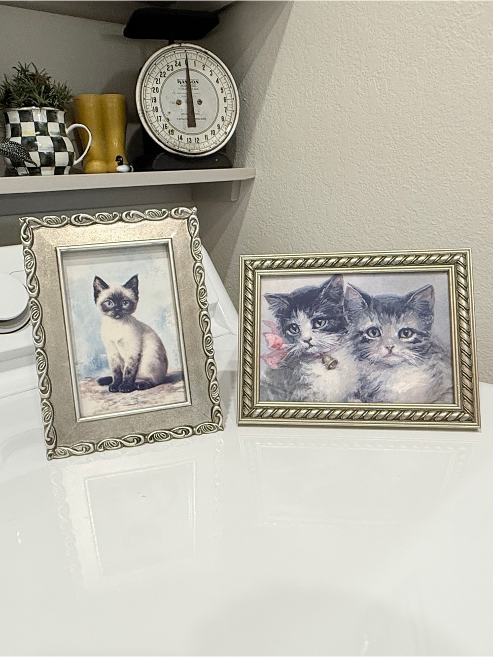 2 Vintage Silver Frames with Cat Pictures - Picture 11 of 14